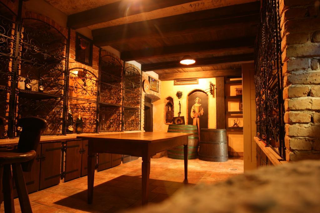 Villa Les With Hot Tub & Sauna Brežice Quarto foto